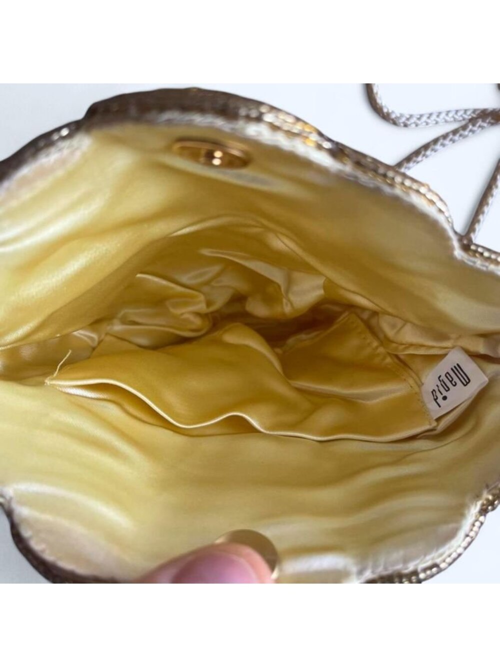 Vintage 60s Style Magid Gold Beaded Scalloped Evening Bag Dainty Demure Elegant - Picture 5 of 7